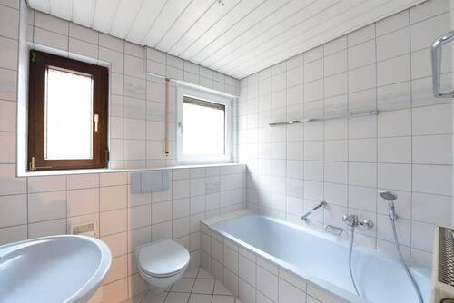 EG, Bad mit Fenster - 
