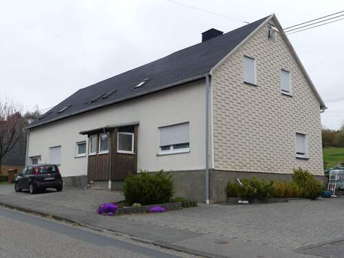 Straßenansicht/Eingangsbereich - Provisionsfrei für Ersteher - ETW in Unnau - Zwangsversteigerung!