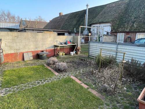 rückwärtiger Haus- und Gartenbereich - 