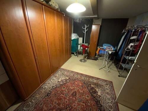 weiteres Zimmer - modernisierungsbedürftig - 