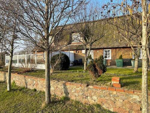 Frontansicht von rechts - 4 Zimmer Doppelhaushälfte in Bordelum