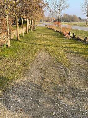 vorderer Grundstücksbereich zur Straße gelegen - Doppelhaushälfte mit 185,00 m&sup2; in Bordelum zum Kaufen
