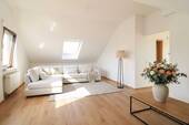 Wohn-Schlafbereich KI - 1-Zimmer Dachgeschosswohnung in Top lage Seckbachs