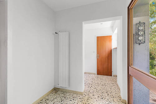 Flur Richtung G-WC - 