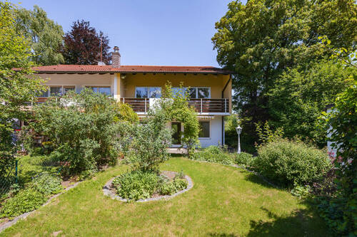 Haus mit großem Garten - 5 Zimmer Doppelhaushälfte in München