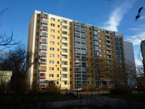 Hausansicht - 2 Raum Wohnung , 49 qm , mit Balkon