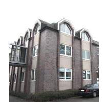 **Alt-Rahlstedt, Erstbezug nach Komplettsanierung, offene 2-Zi-Wohnung, 2. OG, Balkon, TG Stellplatz** - Hamburg