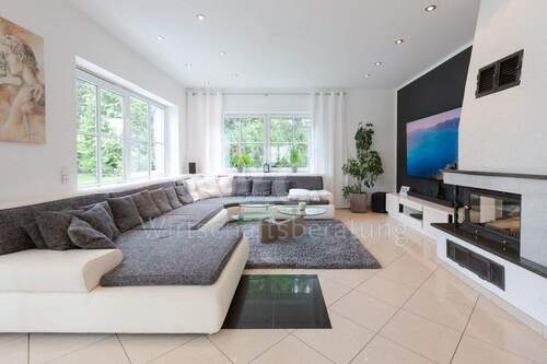 Wohn-/ Esszimmer - 