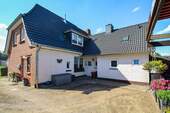 Ansicht vom Hof - Charmante Doppelhaushälfte mit schönem Außenbereich und neuem Dach in ruhiger Lage von Pönitz