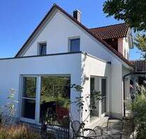 Röhrmoos v. Privat: Freisteh. EFH, 6 Zi., 2 Bäder, Massivbau, Kaminofen, ausgeb. Keller, Gartentraum