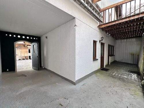 Zugang Innenhof - 4 Zimmer Einfamilienhaus in Garmisch-Partenkirchen