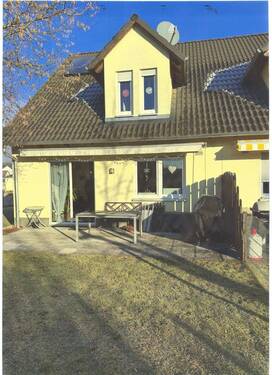 DHH Reichenschwand, Außenansicht mit Garten.jpg - Doppelhaushälfte in Reichenschwand