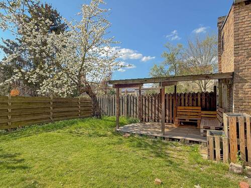 Hinterhof zur gemeinschaftlichen Nutzung der einzelnen Mietparteien. - 