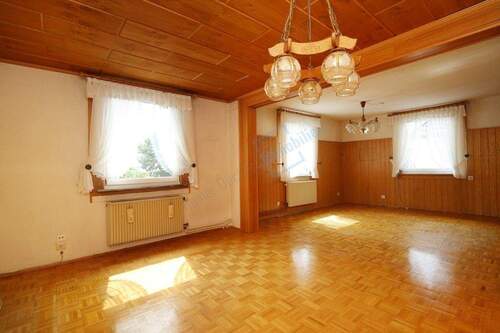 WOHN- / SCHLAFRAUM IM OG - 