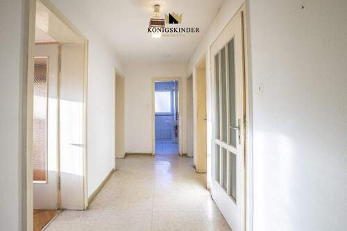 Flur EG - Mehrfamilienhaus, Wohnhaus mit 161,40 m&sup2; in Mönsheim zum Kaufen