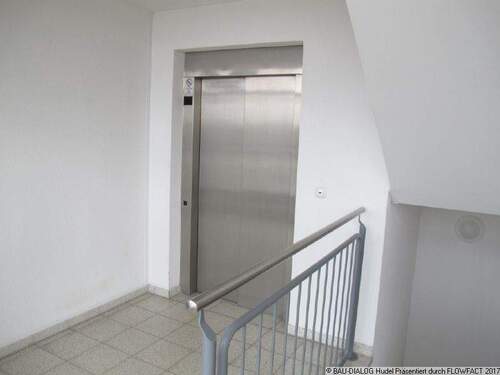 1056_Fahrstuhl - Etagenwohnung mit 89,30 m&sup2; in Magdeburg zum Kaufen