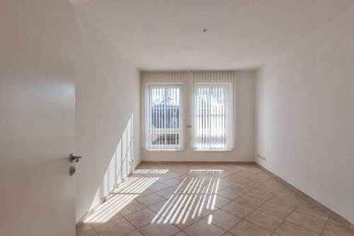 Arbeits- oder Kinderzimmer - 