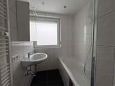 Badezimmer mit Wanne - 