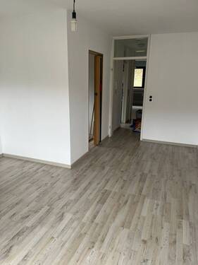 neuer Boden - 2 Zimmer Etagenwohnung in Saarbrücken