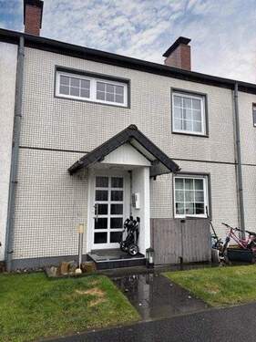 Vorderansicht - EFH mit Garage in Bexbach - Provisionsfrei für den Käufer - Zwangsversteigerung