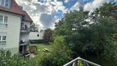Blick vom Balkon / Nachbarhaus - 
