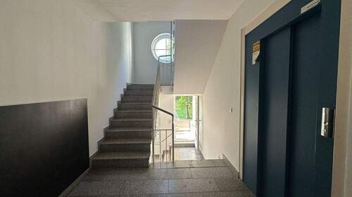 Eingangsbereich / Aufzug - 