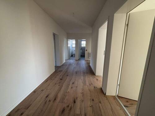 Flur - große Wohnung - 