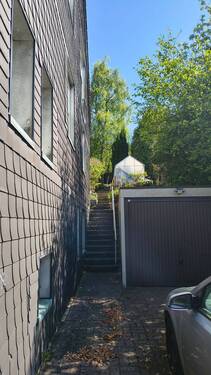 Zugang zu den Terrassengärten rechts 1 - 