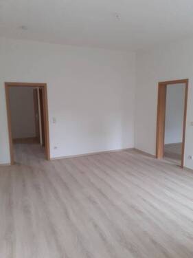 Wohnzimmer - 4 Zimmer Etagenwohnung zur Miete in Gera