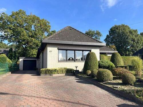 Straßenansicht I - 5 Zimmer Einfamilienhaus zum Kaufen in Itzehoe