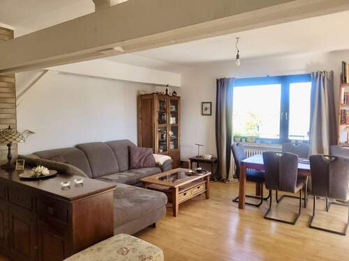 3 - 3 Zimmer Etagenwohnung in Wallerfangen / Düren