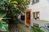 Hauseingang - Etagenwohnung mit 70,00 m² in Stuttgart Stuttgart-Süd zum Kaufen