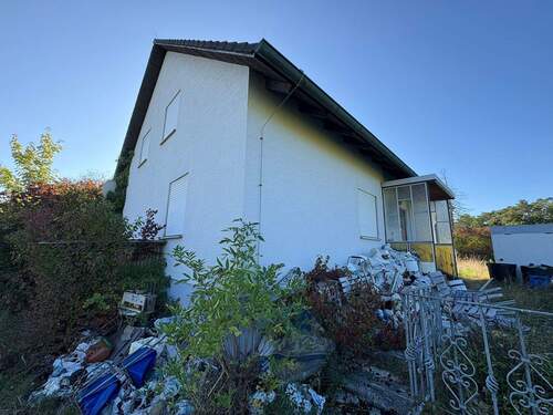 Gebäudeansicht - 6 Zimmer Mehrfamilienhaus, Wohnhaus zum Kaufen in Amberg