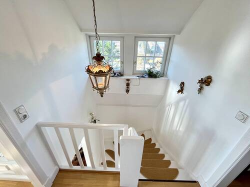 Treppe zum Erdgeschoss - 