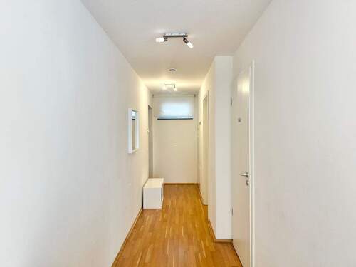 Diele - Etagenwohnung mit 40,90 m&sup2; in Fürth zur Miete