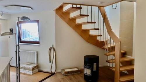 neue Holz-Innentreppe - 