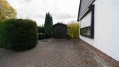Stellplatz und Hofbereich vor dem Haus - Einfamilienhaus mit 150,00 m&sup2; in Uetersen zum Kaufen