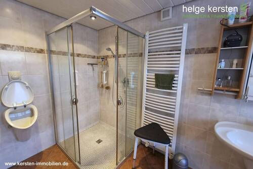 Modernisiertes Bad - Einfamilienhaus mit 178,00 m&sup2; in Morschen zum Kaufen