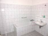 Bad mit Badewanne - 