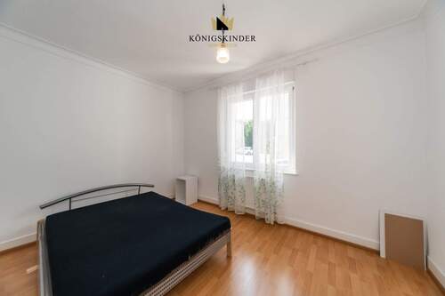 Zimmer 1 EG - Mehrfamilienhaus, Wohnhaus mit 131,80 m² in Stuttgart / Zuffenhausen zum Kaufen