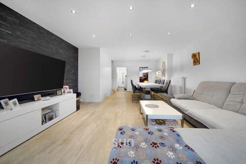 OFFENER WOHNBEREICH - 5 Zimmer Reihenendhaus in Offenbach am Main