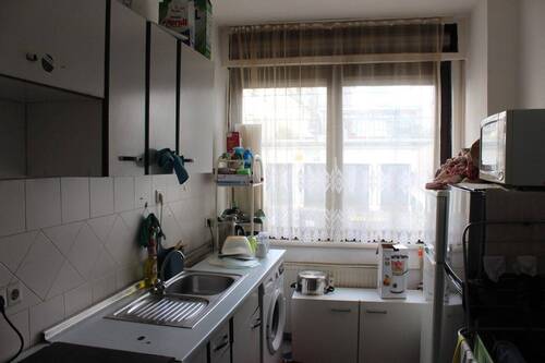 Küche - Zentral gelegenes Zimmer in Frankfurt Innenstadt - gute Lage am Mainufer