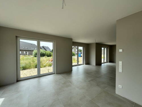 Bild 3 - 8 Zimmer Einfamilienhaus in Rees