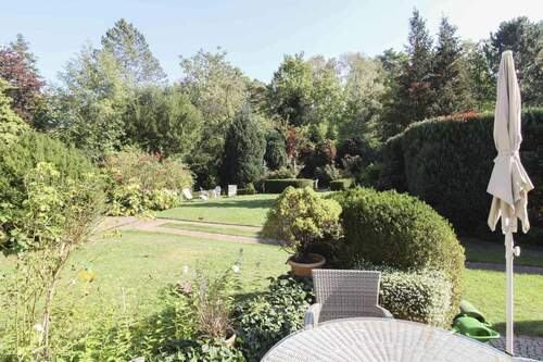 Gartenblick von der Terrasse - 7 Zimmer Einfamilienhaus in Wedemark