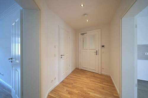 Referenz Denkmal Sanierung Flur
- Mehrfamilienhaus, Wohnhaus mit 750,00 m&sup2; in Plauen zum Kaufen