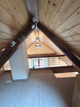 ausgebauter Spitzboden mit Blick zum Wohn-/Esszimmer - 