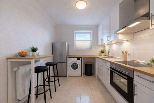 Küche_b_l_gestaged - 2 Zimmer Etagenwohnung in Elmshorn