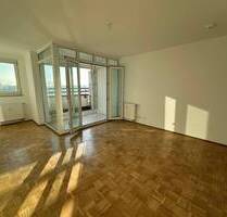 Bezugsfreie 2-Zimmer-Wohnung mit direktem Havelblick vom Balkon inkl. Tiefgaragenstellplatz - Berlin Spandau