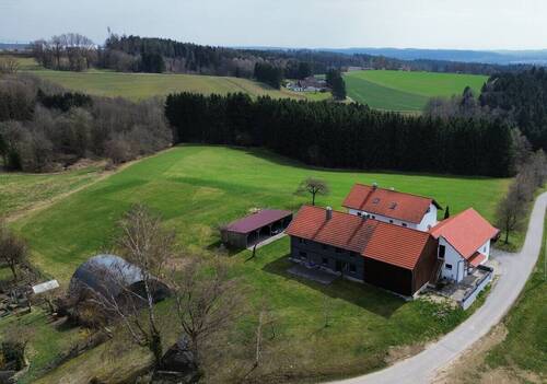 Luftaufnahme 1 - 1 Zimmer Mehrfamilienhaus, Wohnhaus in Hofkirchen