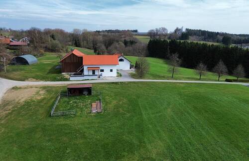 Luftaufnahme 4 - Mehrfamilienhaus, Wohnhaus mit 470,00 m&sup2; in Hofkirchen zum Kaufen